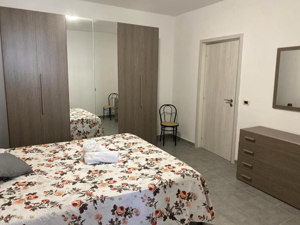 Holiday Patrizia'S Home Сан-Джорджо-Йонико Экстерьер фото